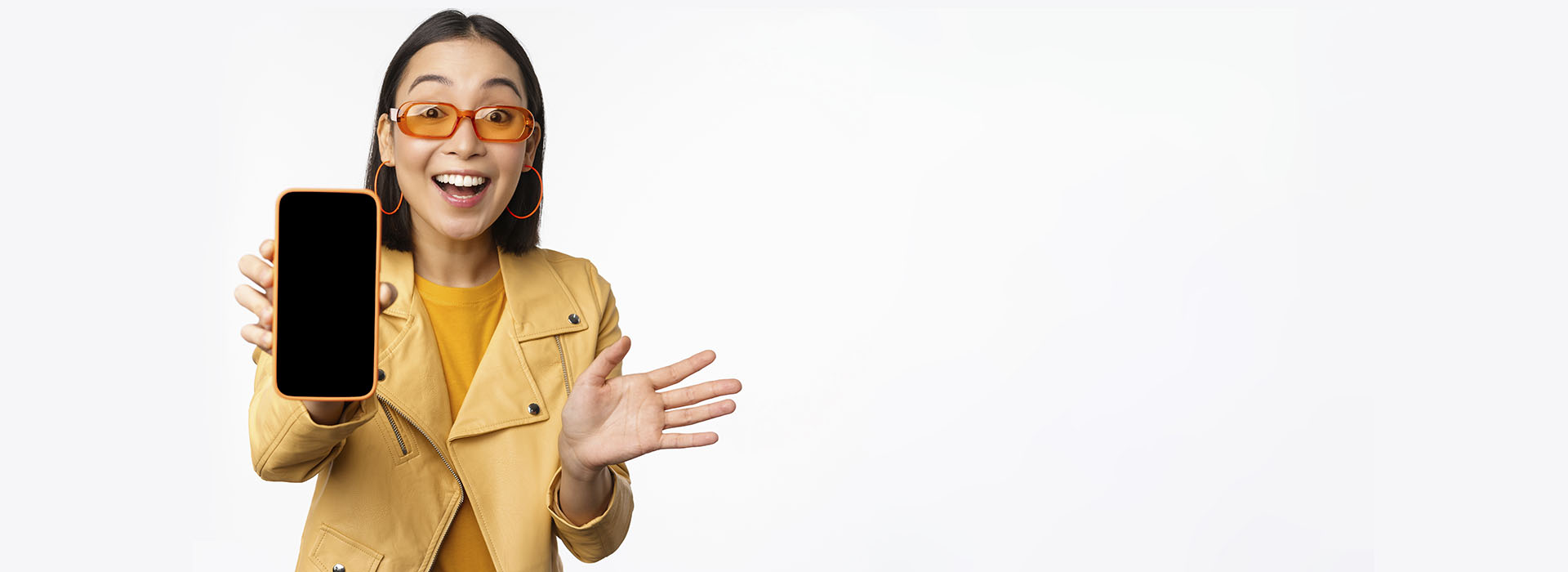 Jeune homme souriant - Réparation téléphone et ordinateur à Auxerre.